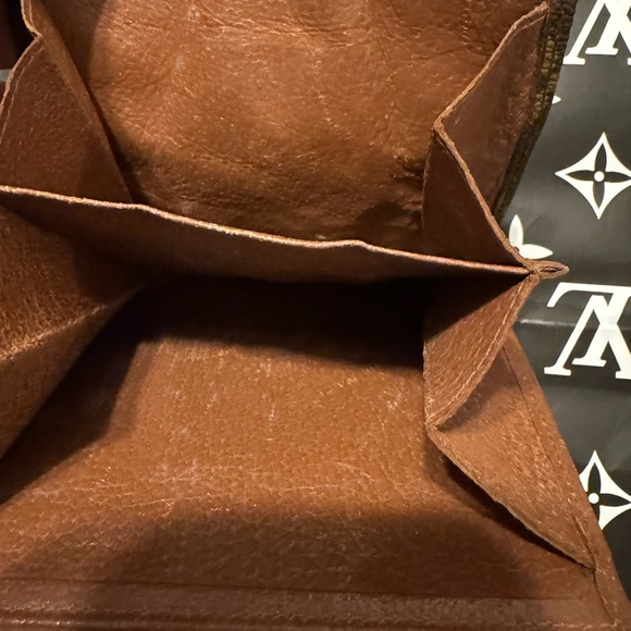 Louis Vuitton Elsie, trifold, wallet, Brown and Gold Monogram Wallet - Picture 8 of 8